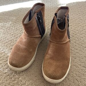 Ugg  Adler , youth zip up boots , size 1
